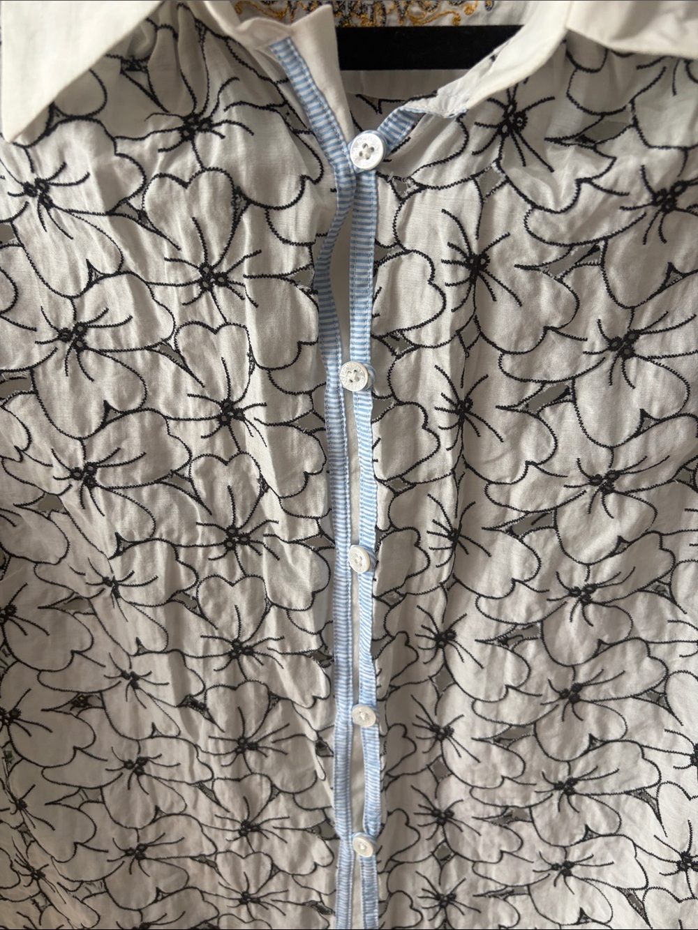 ROBERT GRAHAM White Mesh Floral Blouse - Picture 4 of 5